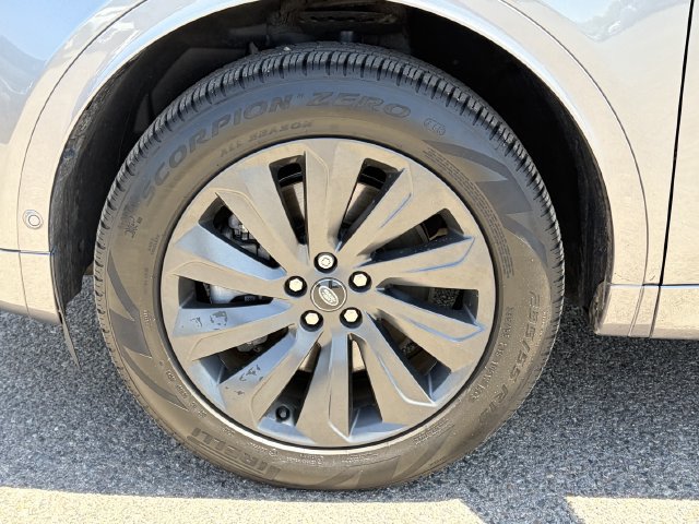 Used 2025 Land Rover Discovery Sport S AWD/4WD image 33