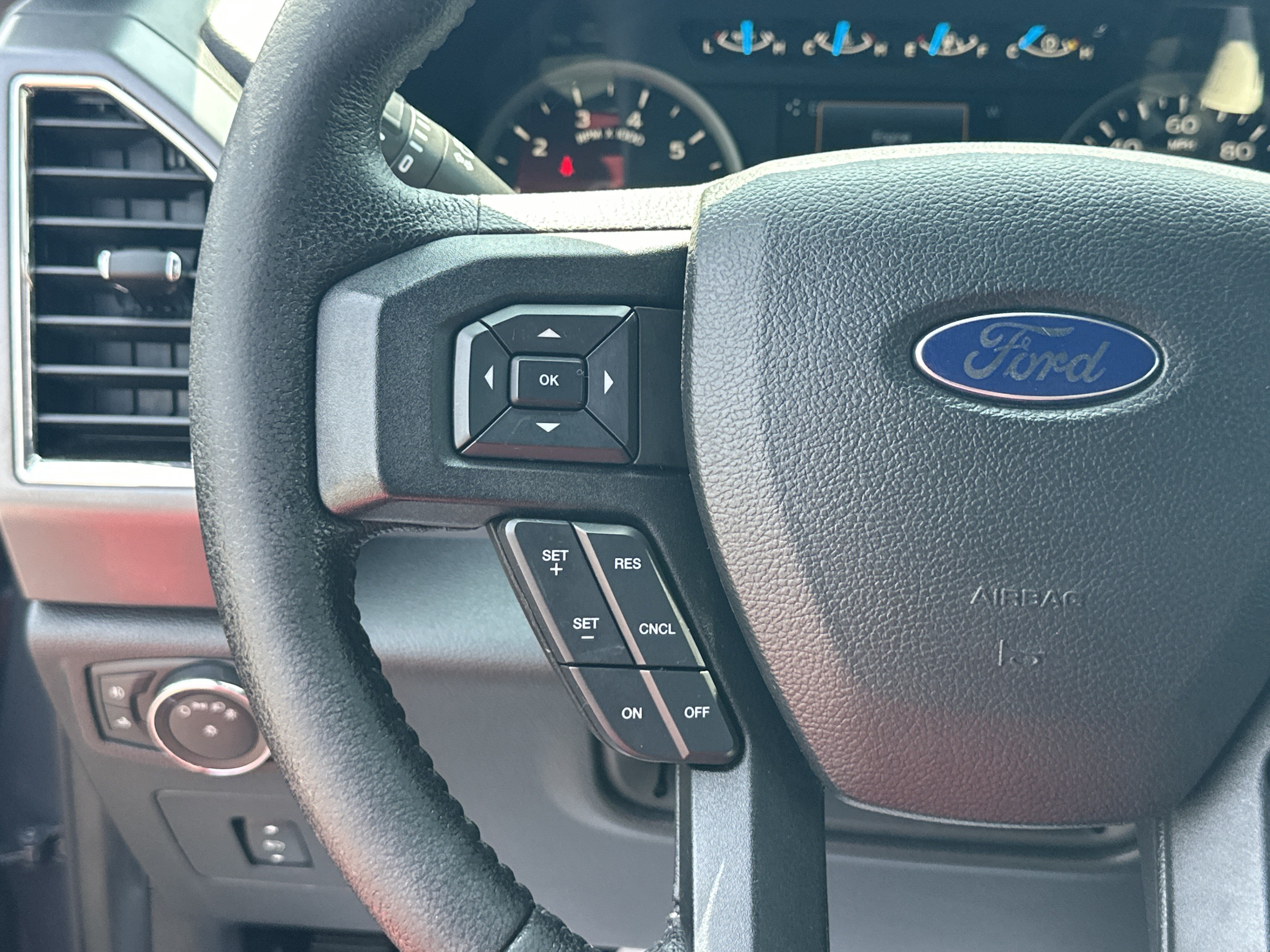 Used 2016 Ford F150 XLT w/ Equipment Group 302A Luxury RWD image 28