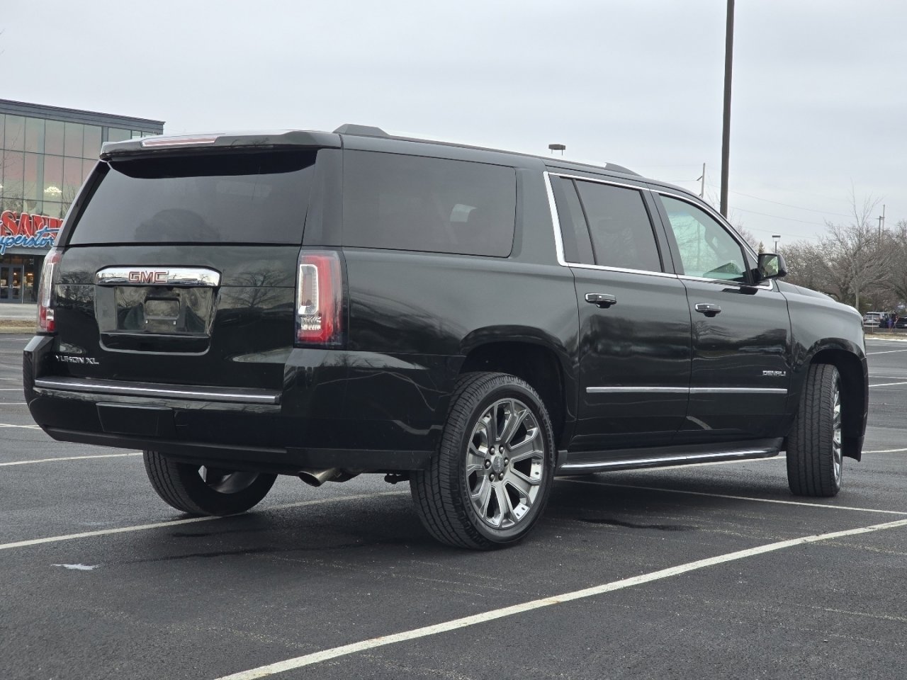 Used 2016 GMC Yukon XL Denali w/ Open Road Package image 23