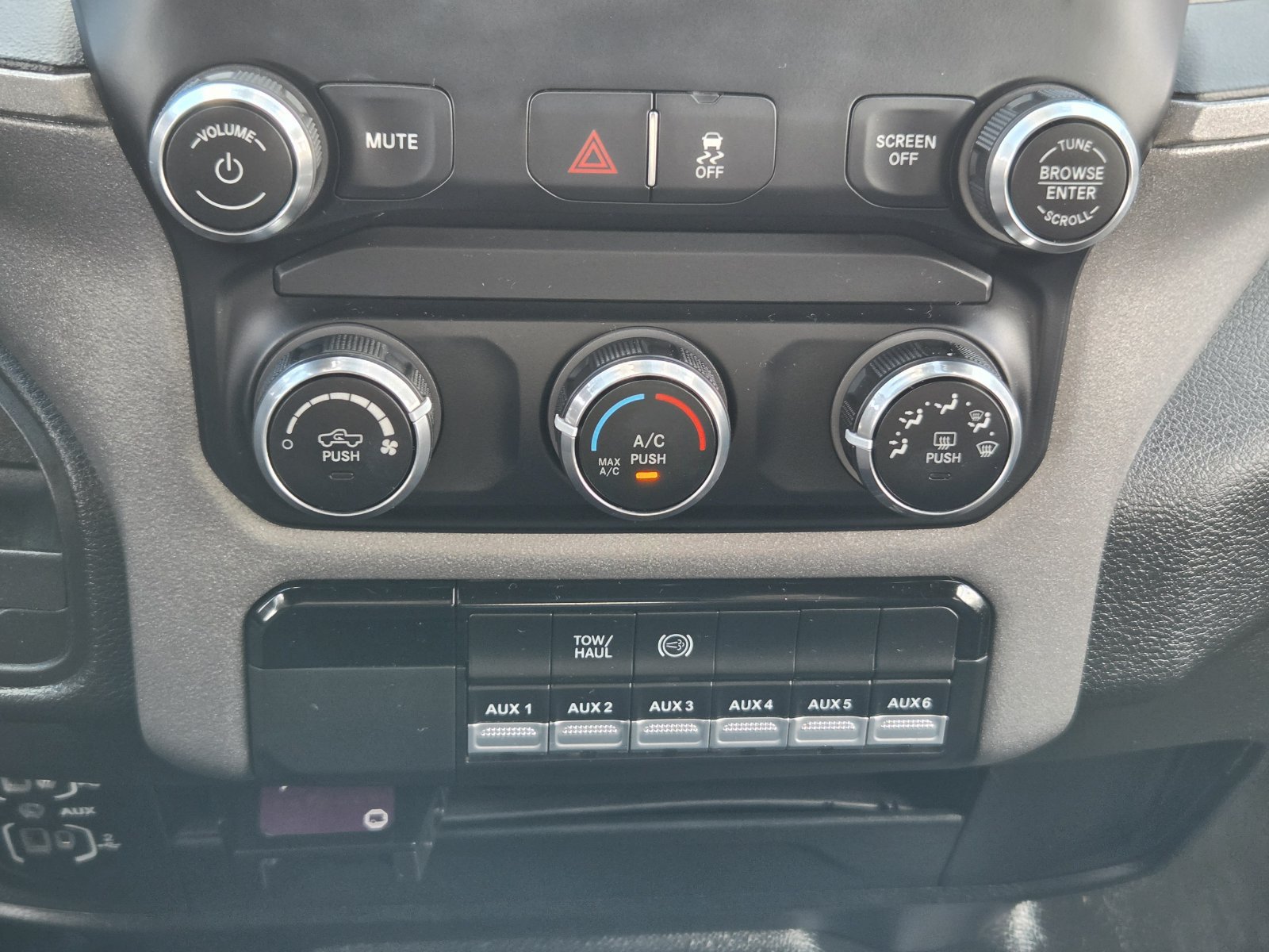 Used 2022 RAM 2500 Tradesman w/ Snow Chief Group AWD/4WD image 19