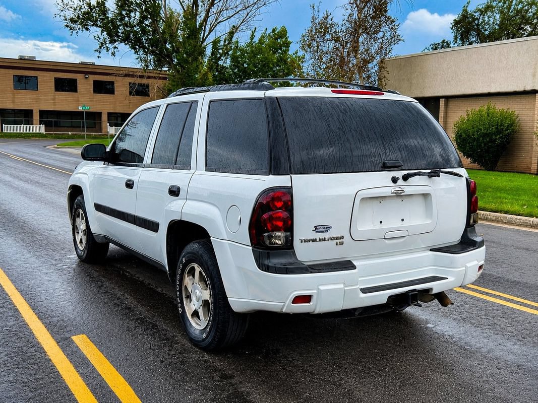 Used 2005 Chevrolet TrailBlazer LS w/ LS Preferred Equipment Group AWD/4WD image 3