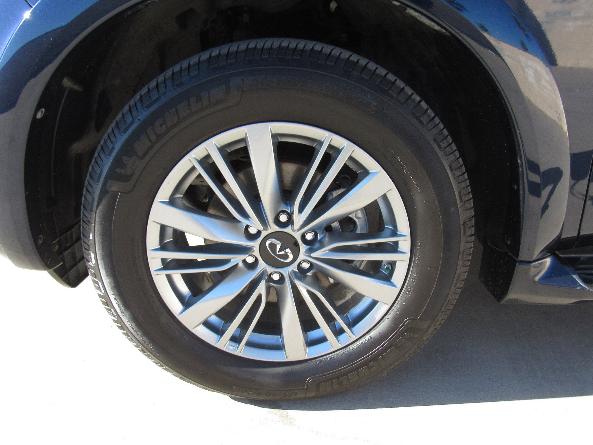 Used 2021 INFINITI QX80 Luxe image 4