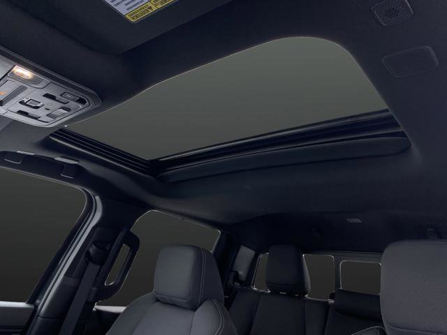 Used 2025 Toyota Tacoma TRD Sport w/ TRD Sport Upgrade Package image 7