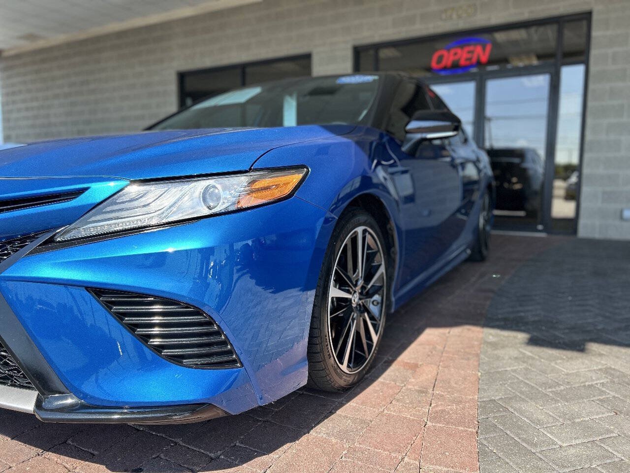 Used 2019 Toyota Camry XSE w/ Navigation Package FWD image 30
