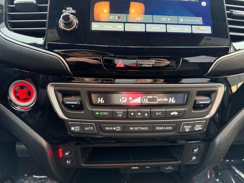 Used 2024 Honda Passport Black Edition image 19