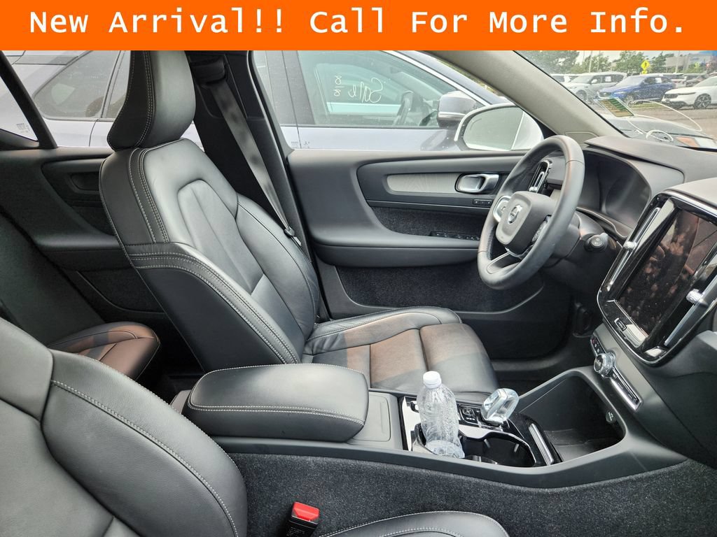 Used 2023 Volvo XC40 B5 Plus w/ Protection Package Premier AWD/4WD image 10
