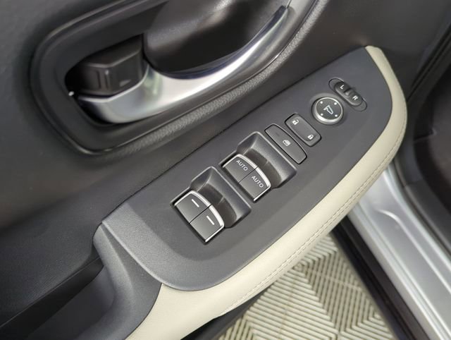 Used 2024 Honda HR-V EX-L image 13