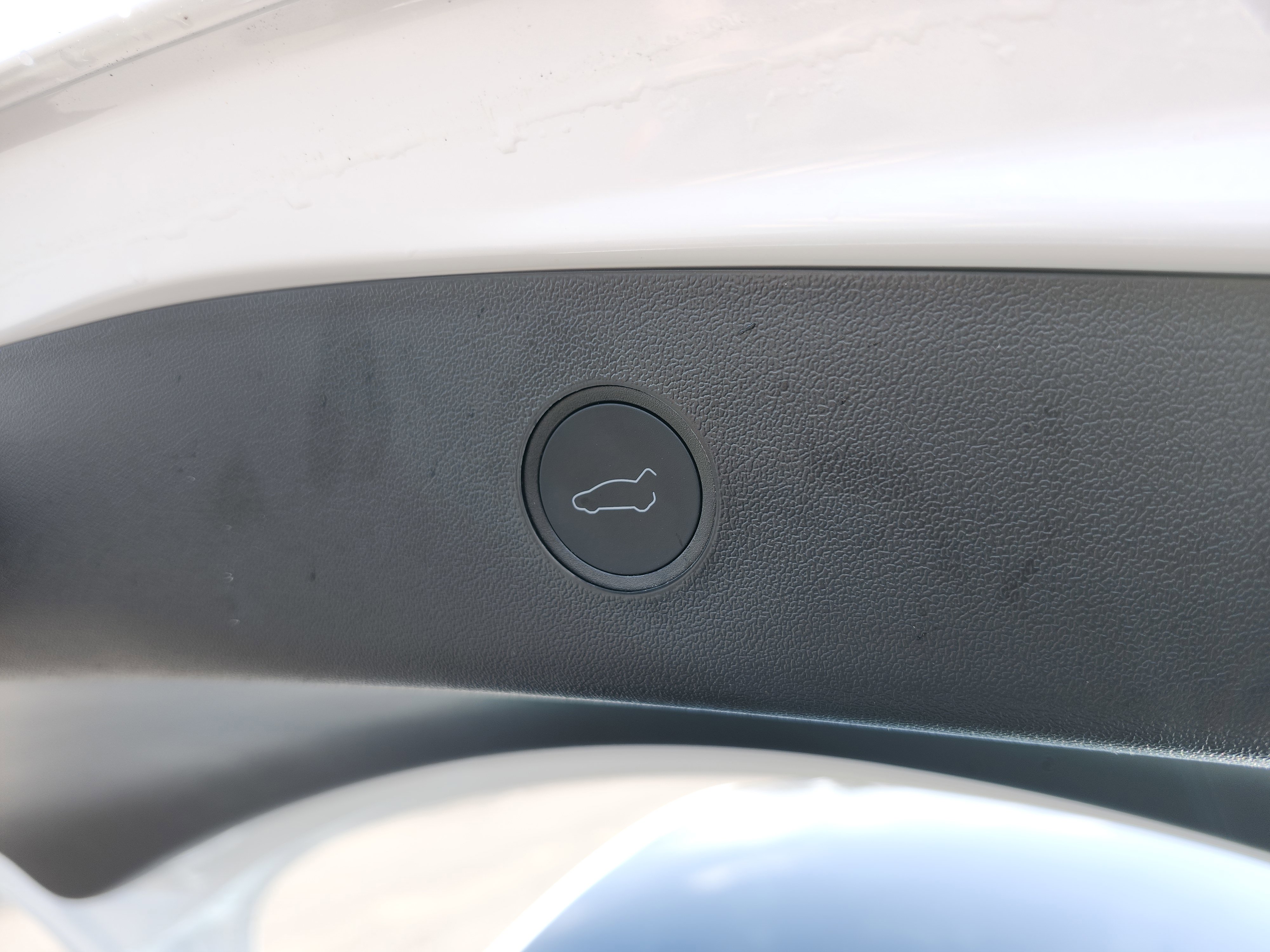 Used 2023 Tesla Model 3 Standard Range image 24