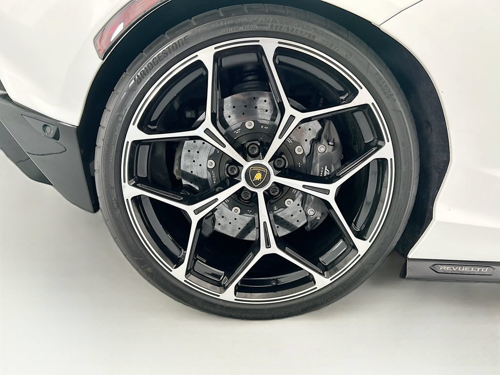 Used 2024 Lamborghini Revuelto AWD/4WD image 28