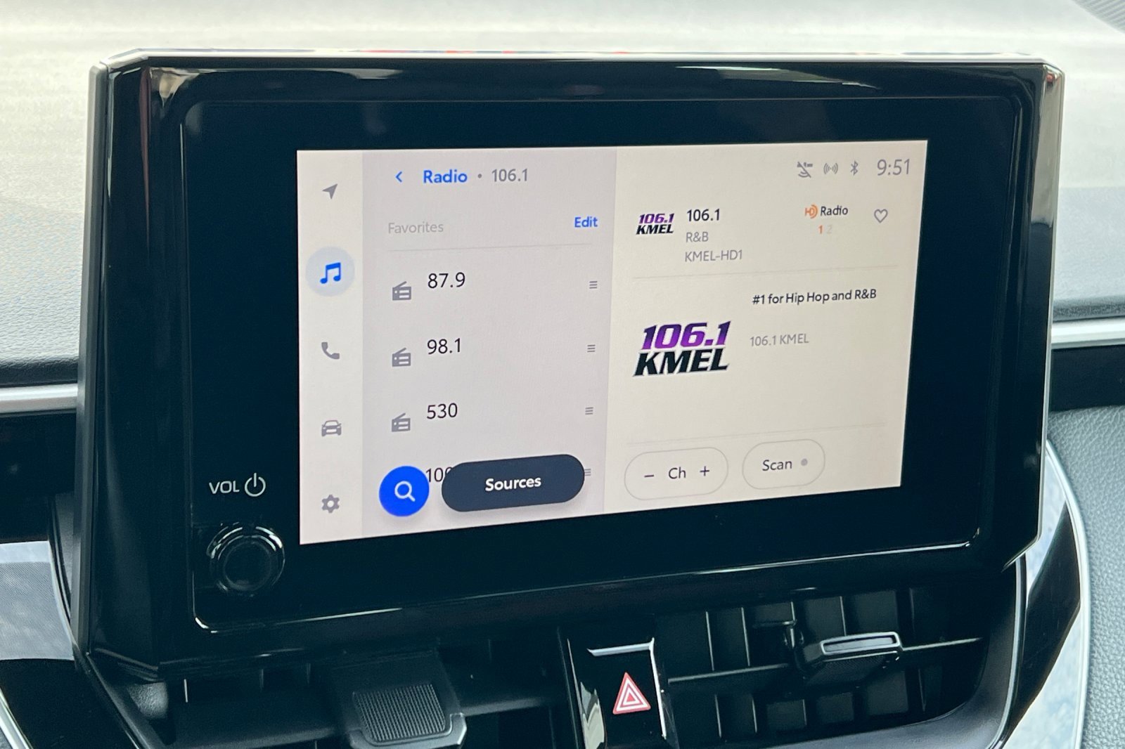 Certified 2025 Toyota Corolla SE image 17