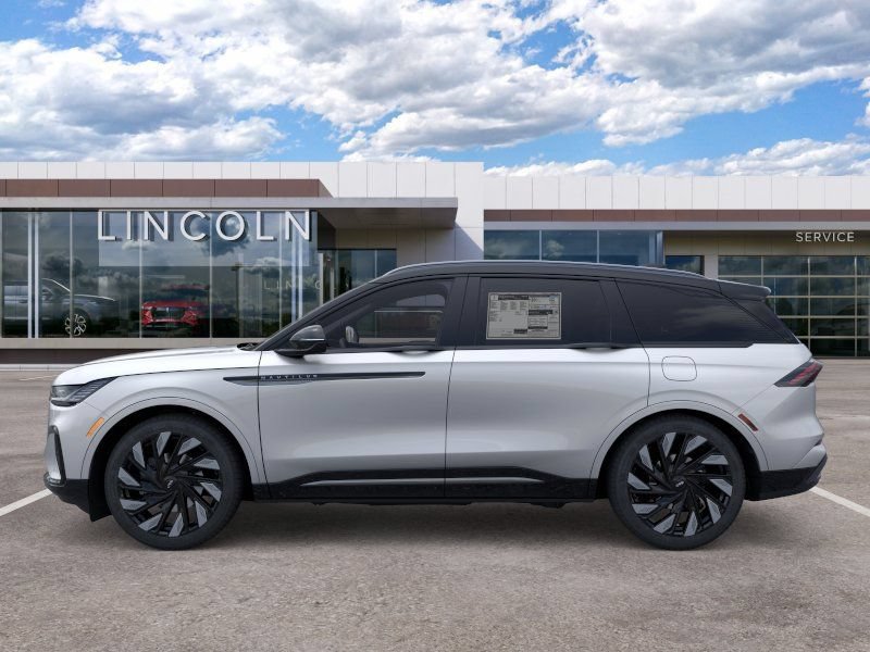 New 2026 Lincoln Nautilus Reserve w/ Jet Appearance Package AWD/4WD image 3