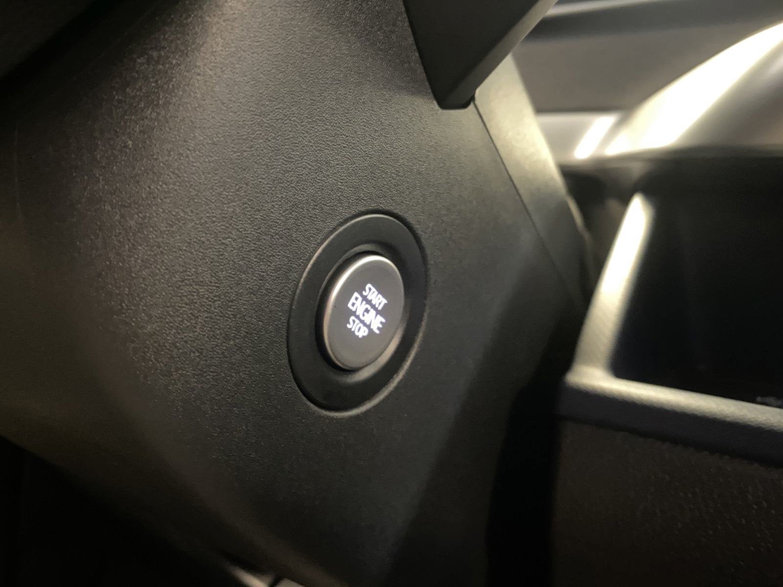 New 2025 Volkswagen ID. Buzz Pro S RWD image 15