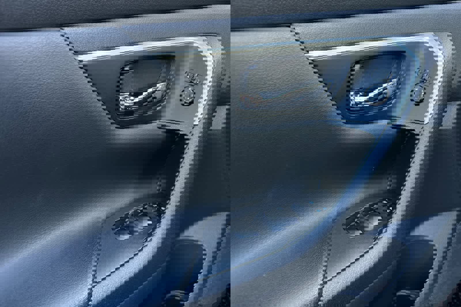 Used 2016 Nissan Altima 2.5 SV image 12