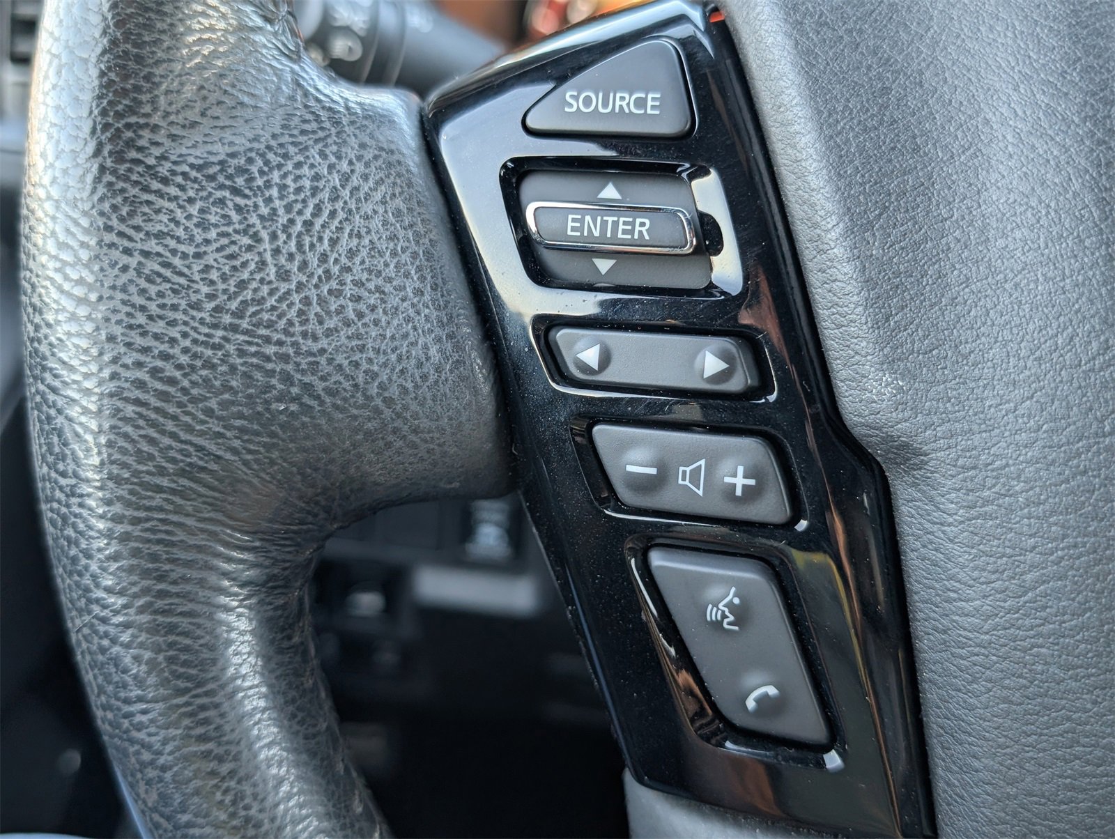 Used 2022 Nissan Frontier PRO-4X w/ Pro-4X Premium Package image 22