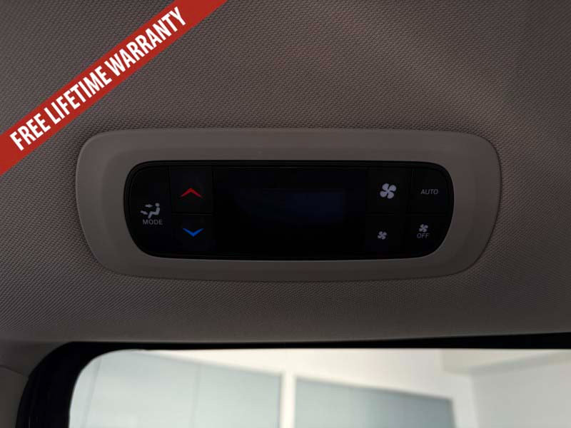 Used 2024 Chrysler Pacifica Limited FWD image 41