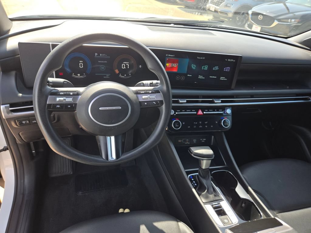 Used 2025 Hyundai Santa Cruz SEL FWD image 17