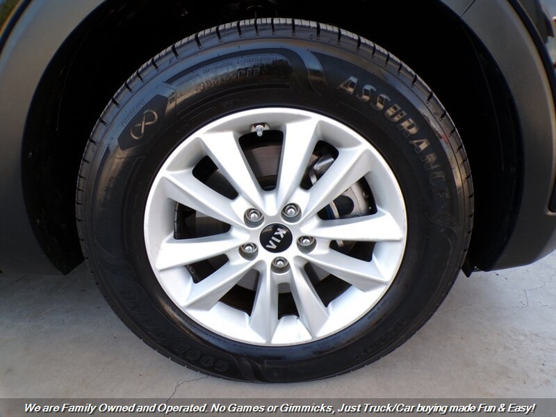 Used 2019 Kia Sorento L FWD image 40