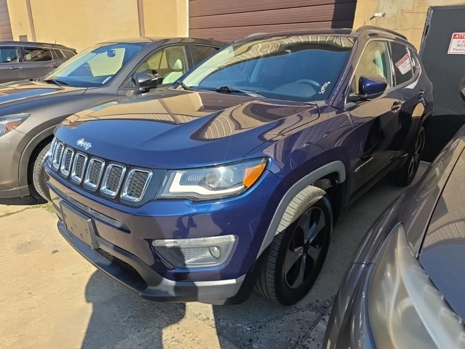 Used 2017 Jeep Compass Latitude w/ Popular Equipment Group AWD/4WD image 1