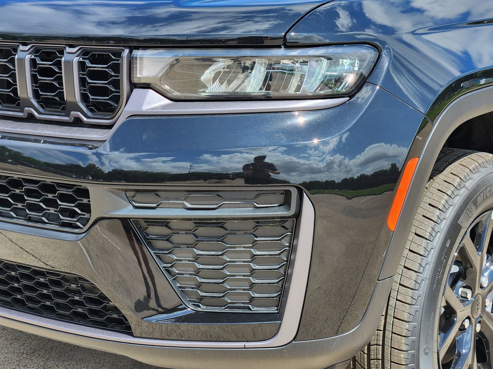 New 2026 Jeep Grand Cherokee Altitude AWD/4WD image 10