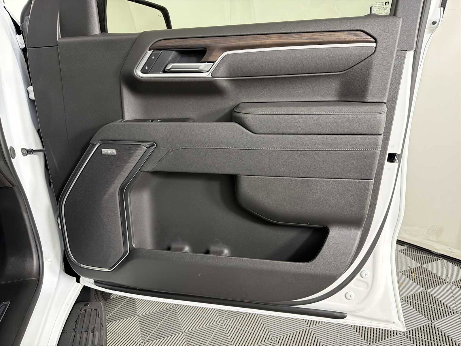 New 2026 GMC Sierra 1500 SLT w/ SLT Premium Plus Package AWD/4WD image 24