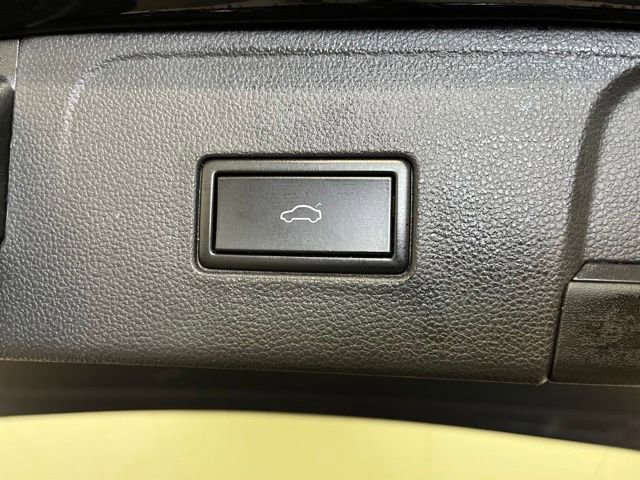 Used 2021 Volkswagen Atlas SEL AWD/4WD image 11