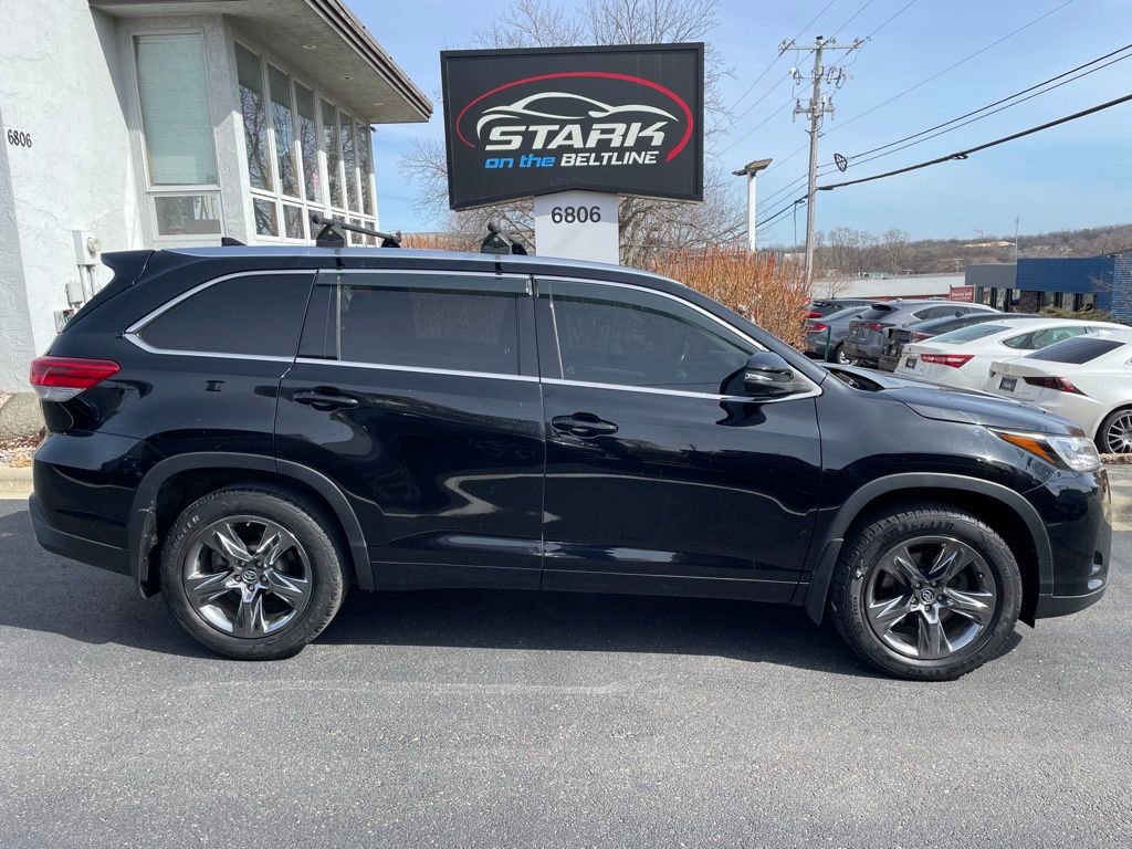 Used 2017 Toyota Highlander Limited Platinum AWD/4WD image 1