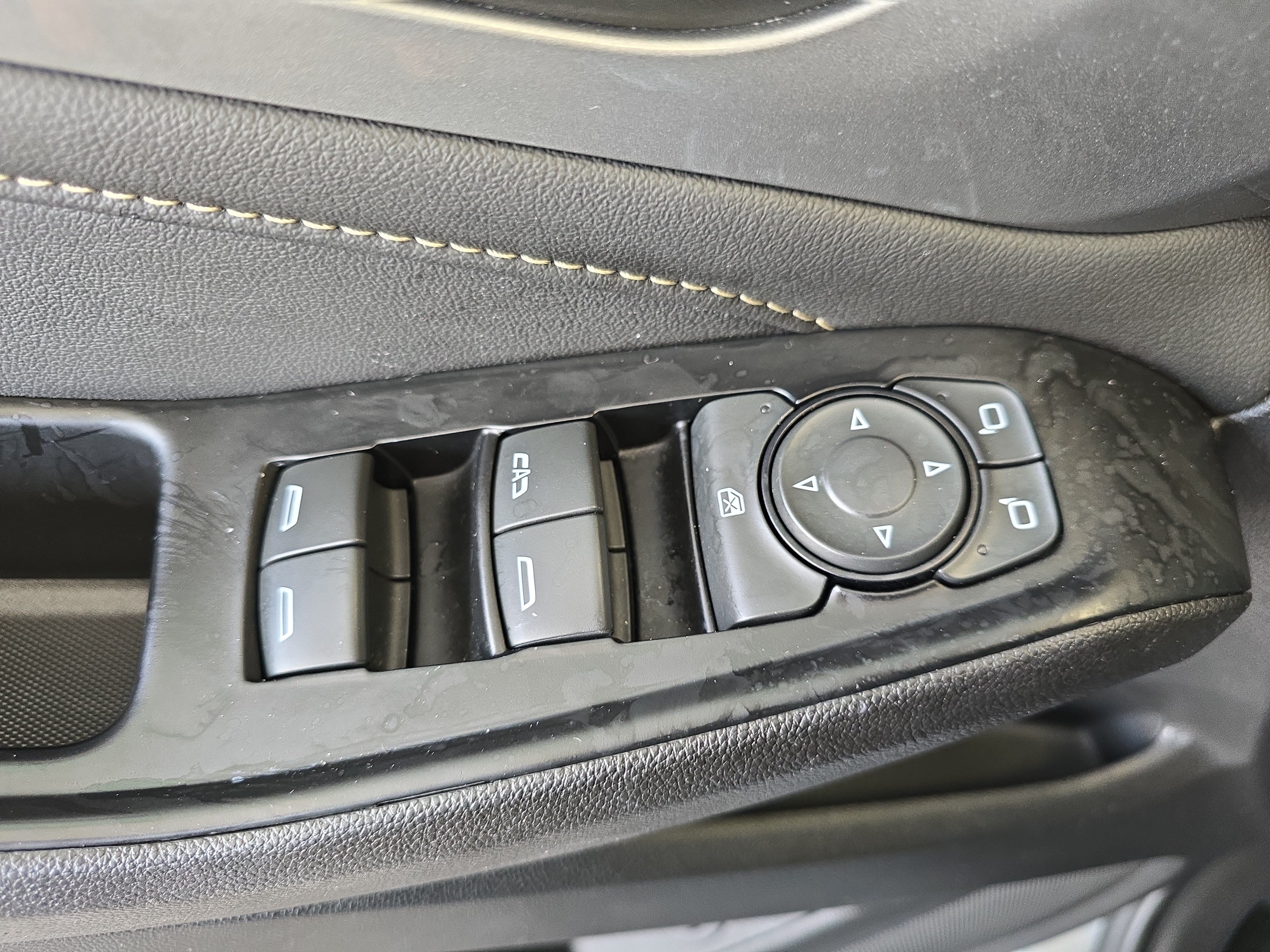 Used 2023 Chevrolet Traverse LT AWD/4WD image 19
