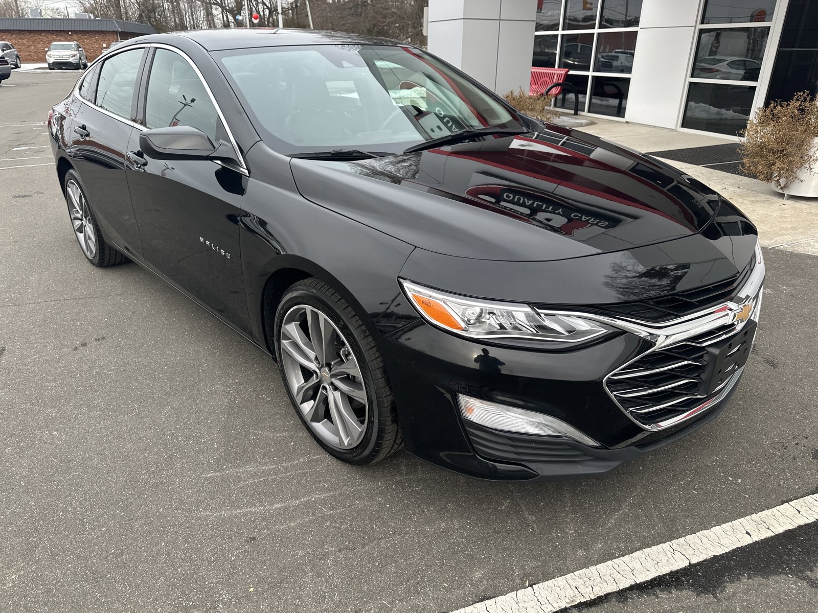 Used 2024 Chevrolet Malibu LT image 2