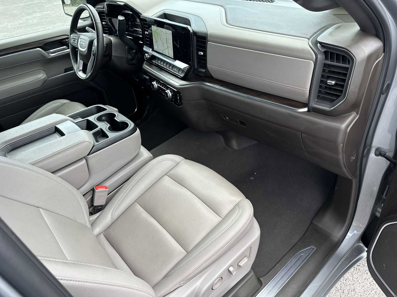 Used 2025 GMC Sierra 1500 SLT AWD/4WD image 29