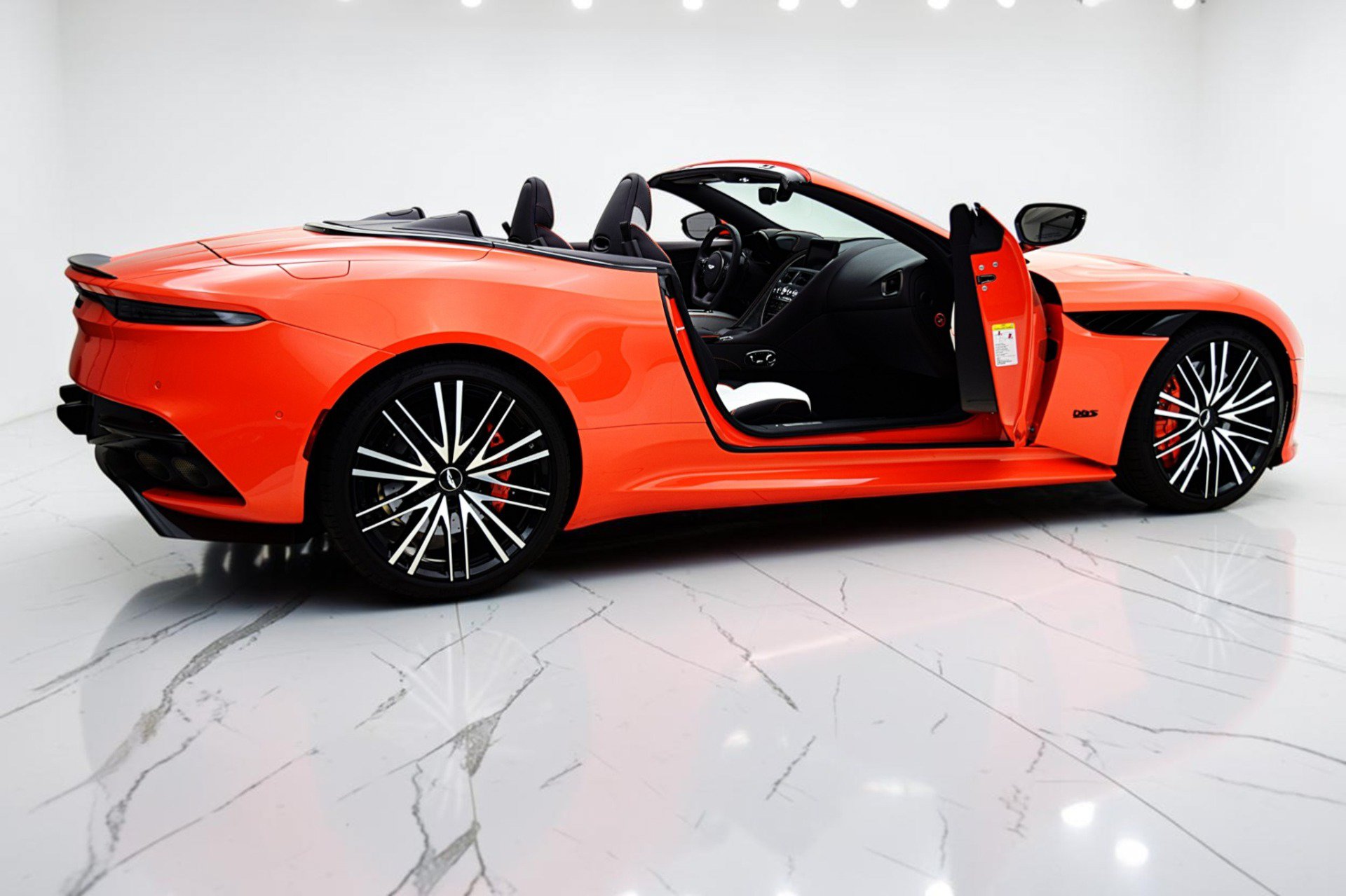 Used 2023 Aston Martin DBS Superleggera Volante RWD image 11