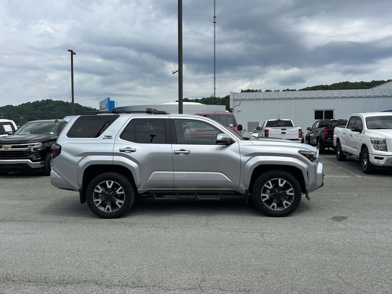 Used 2025 Toyota 4Runner TRD Sport AWD/4WD image 2