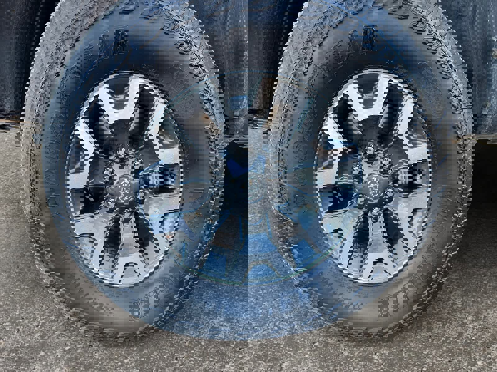 Used 2023 Toyota Tacoma TRD Off-Road w/ Advanced Technology Package image 12