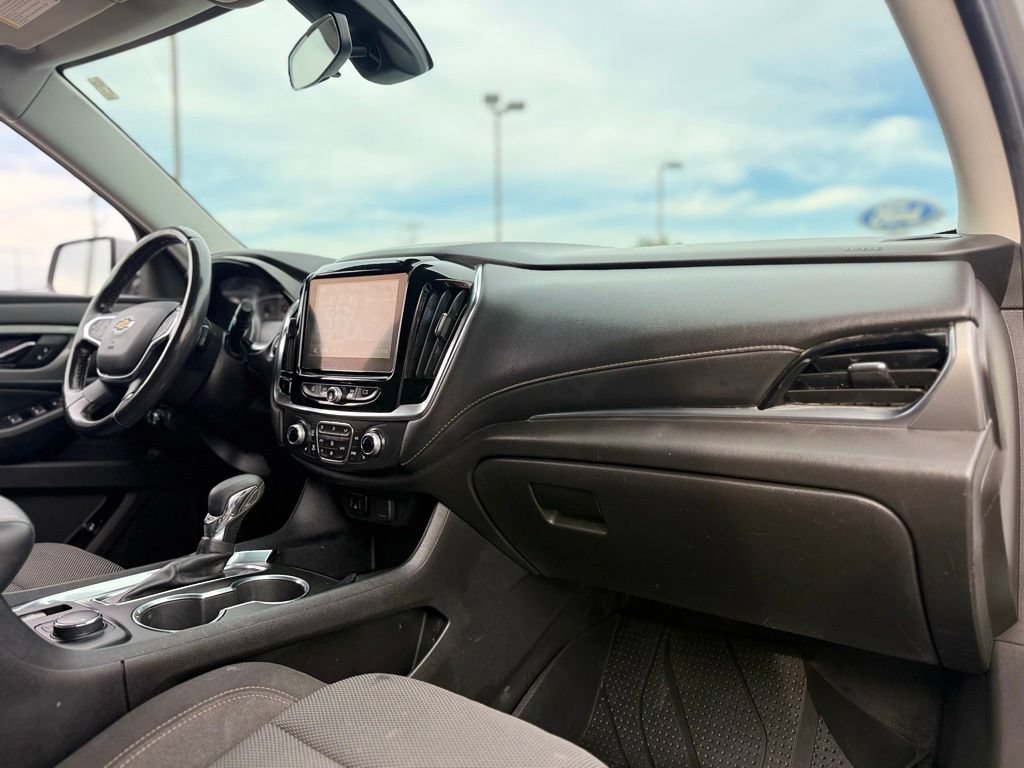 Used 2021 Chevrolet Traverse LT FWD image 11