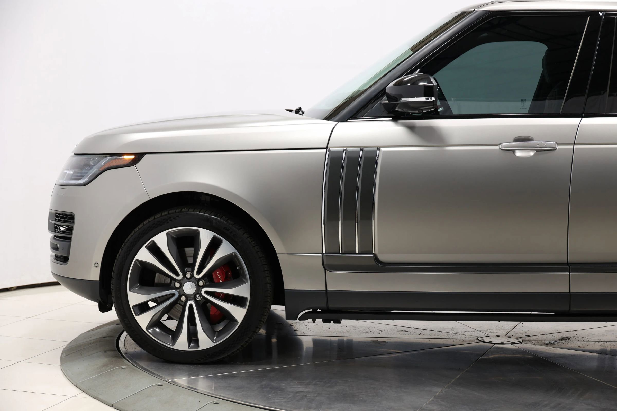 Used 2020 Land Rover Range Rover SV Autobiography Dynamic image 7