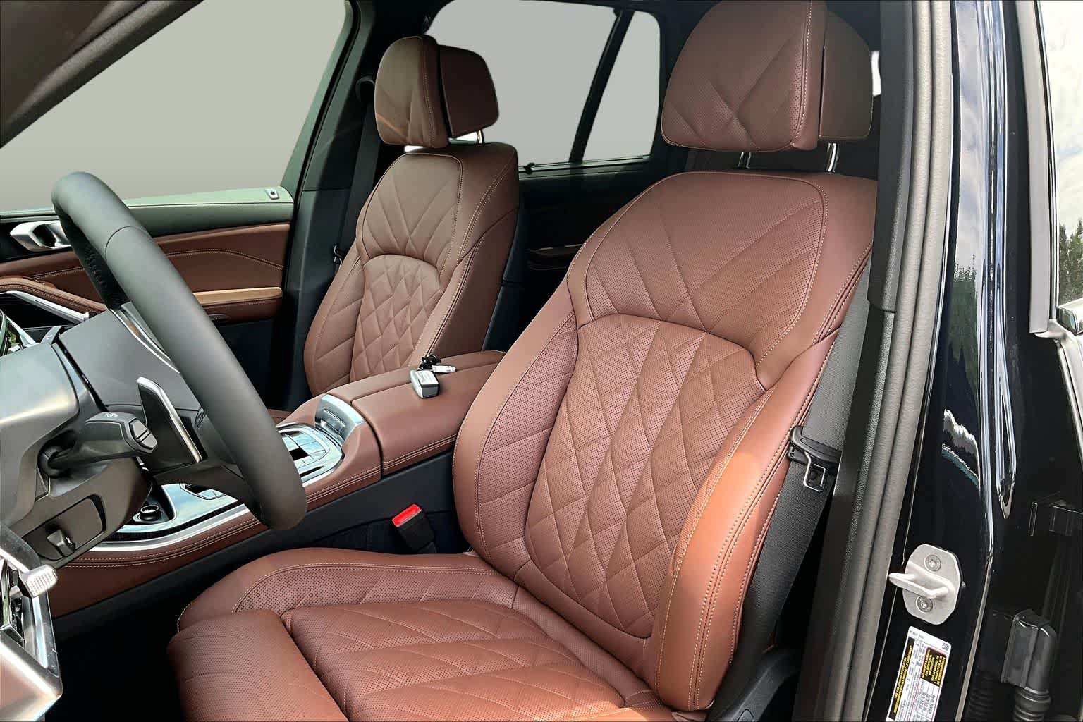 New 2026 BMW X5 xDrive40i w/ M Sport Package AWD/4WD image 7