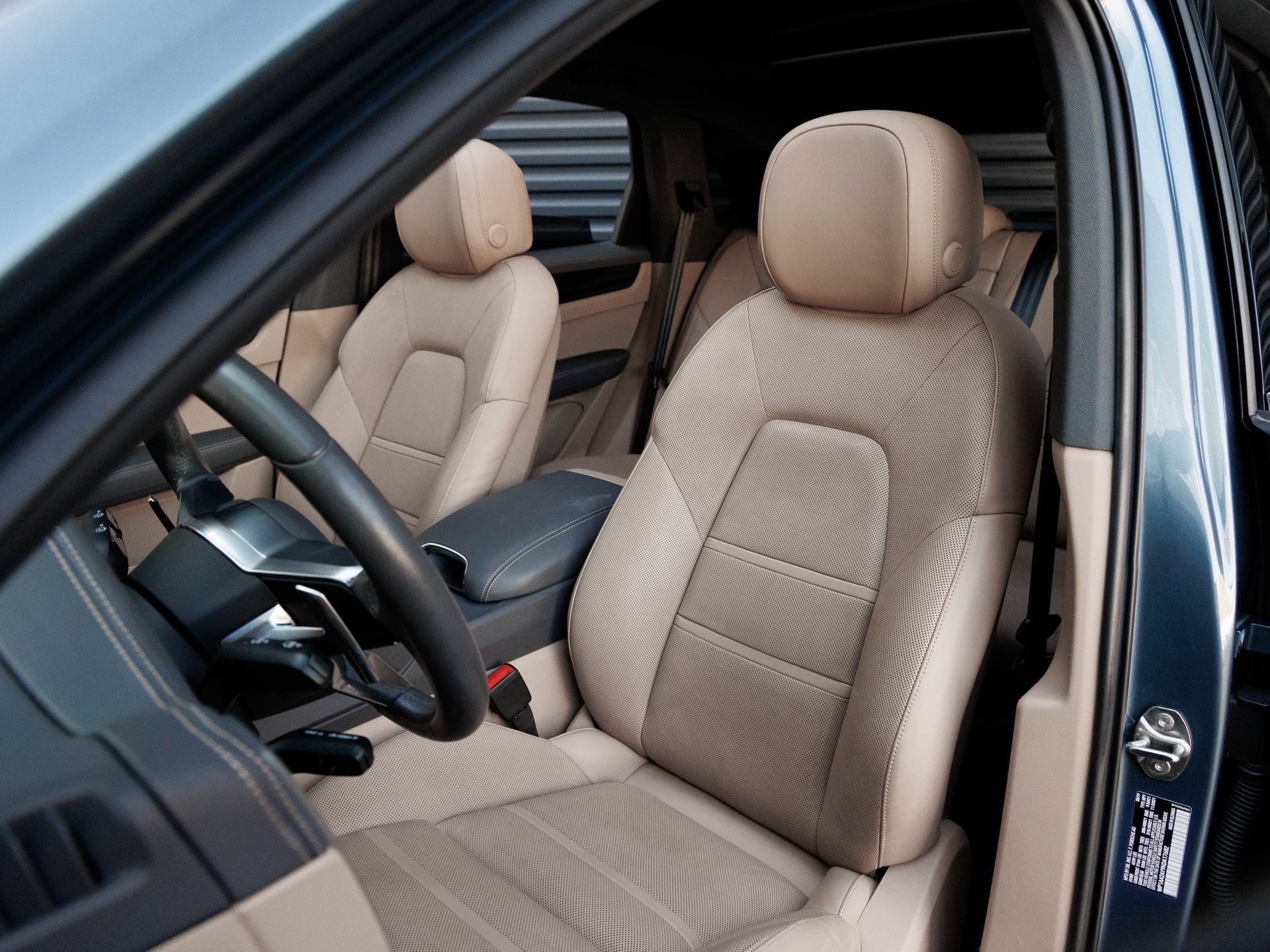 Certified 2019 Porsche Cayenne AWD/4WD image 5