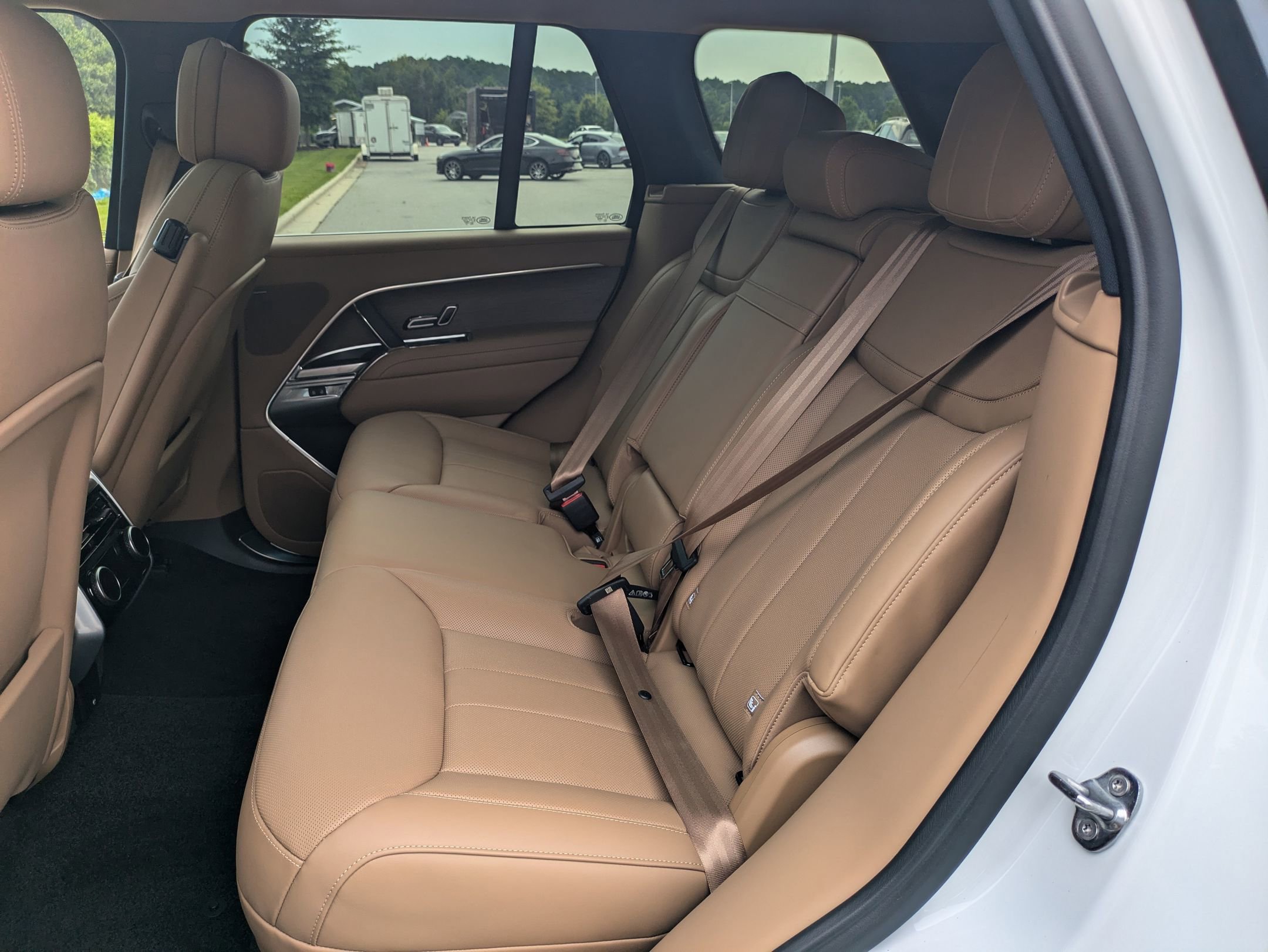 New 2025 Land Rover Range Rover SE image 26