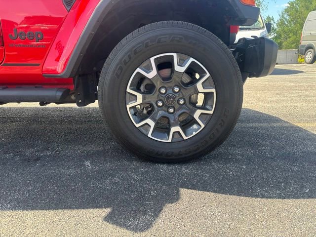 Used 2025 Jeep Wrangler Unlimited Sahara w/ Safety Group AWD/4WD image 7
