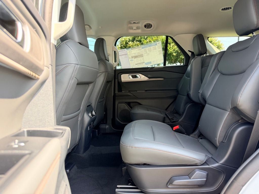New 2026 Ford Explorer Active w/ Active Comfort Package RWD image 9