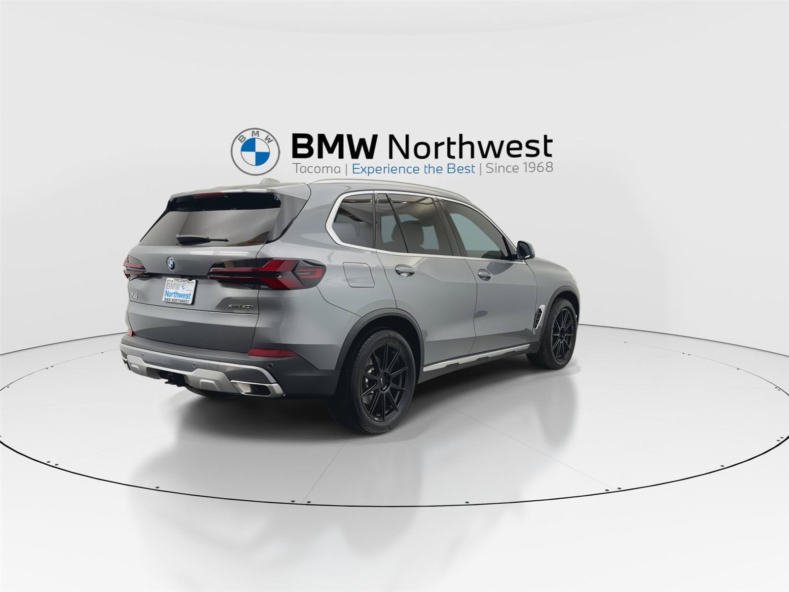 Used 2024 BMW X5 xDrive40i w/ Executive Package AWD/4WD image 3