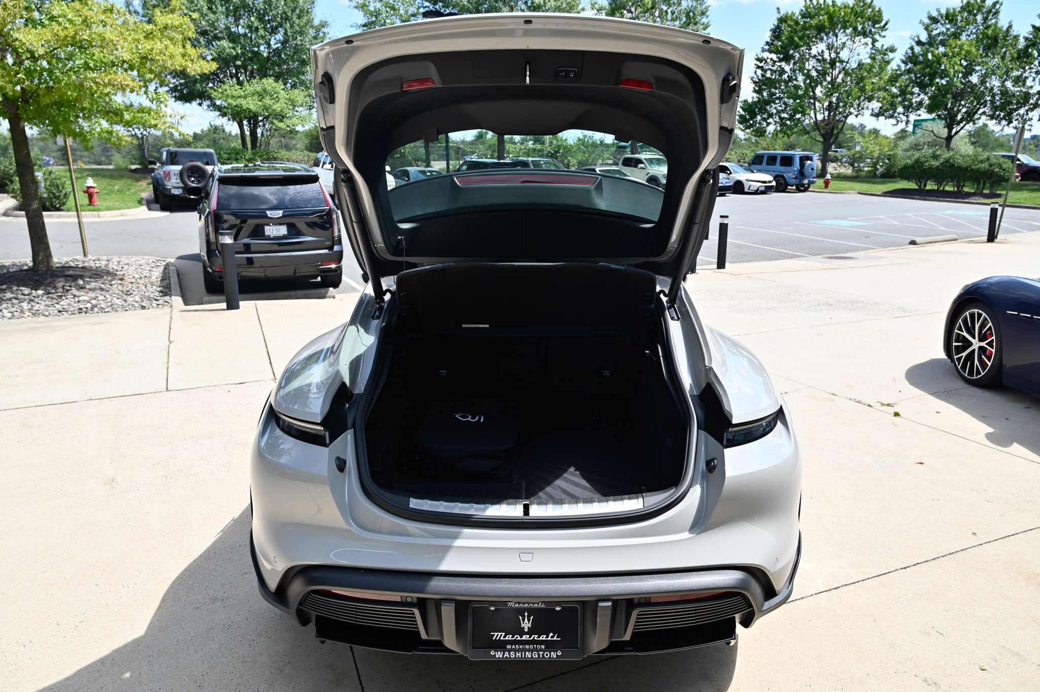 Used 2023 Porsche Taycan 4S AWD/4WD image 44