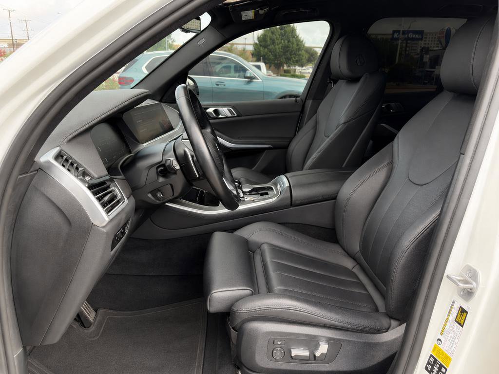 Used 2022 BMW X5 xDrive40i w/ Parking Assistance Package AWD/4WD image 5