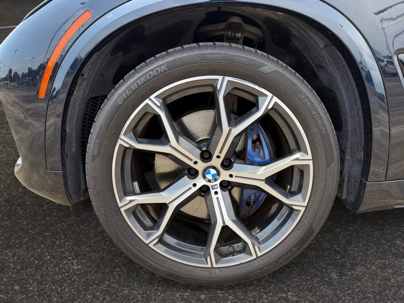 Used 2021 BMW X5 xDrive40i w/ M Sport Package AWD/4WD image 14