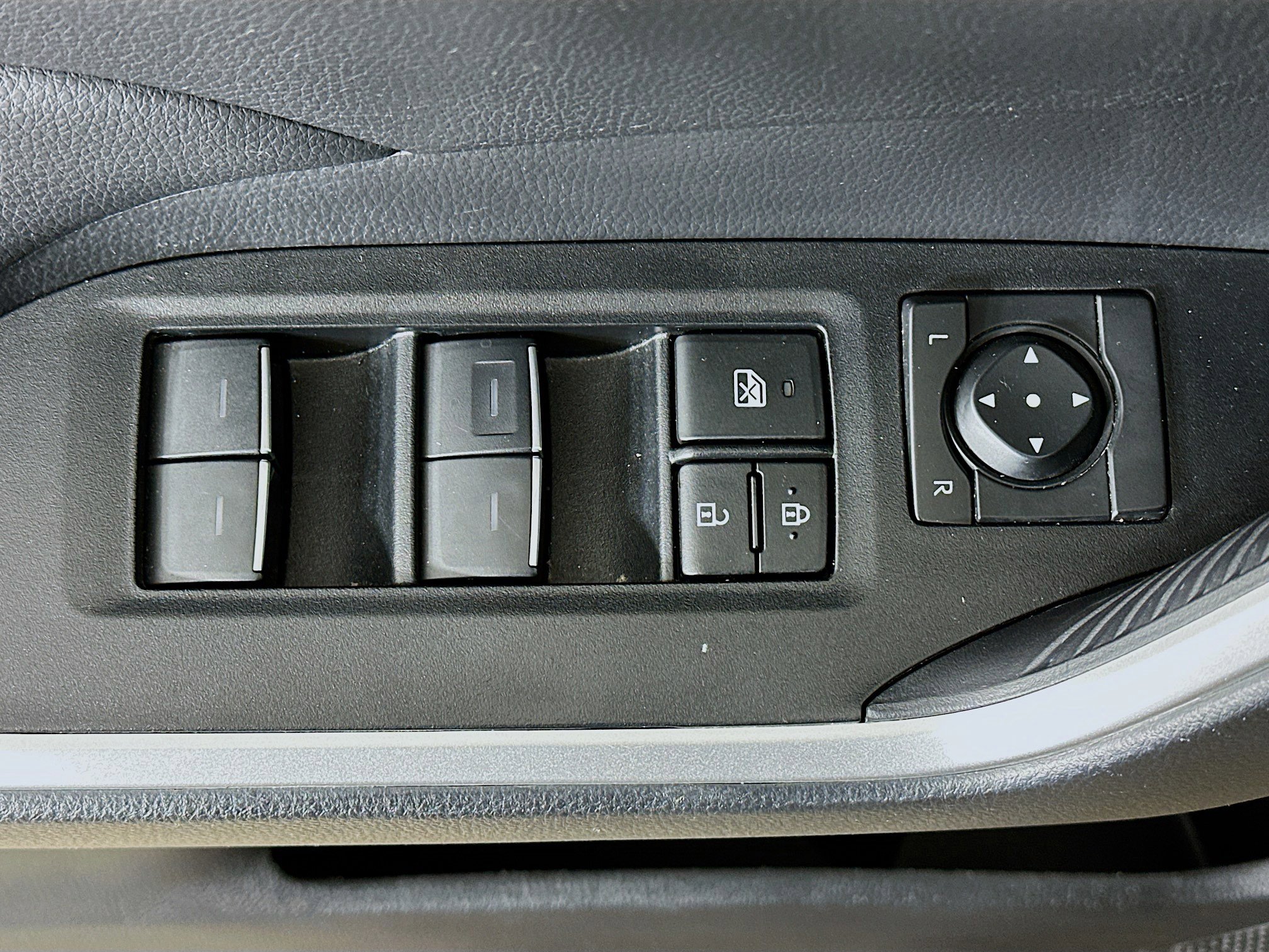 Used 2024 Toyota RAV4 XLE image 15