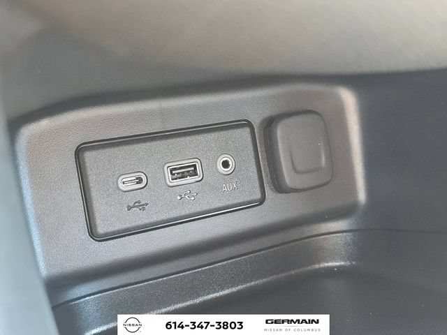 Used 2023 Chevrolet Equinox LT AWD/4WD image 32