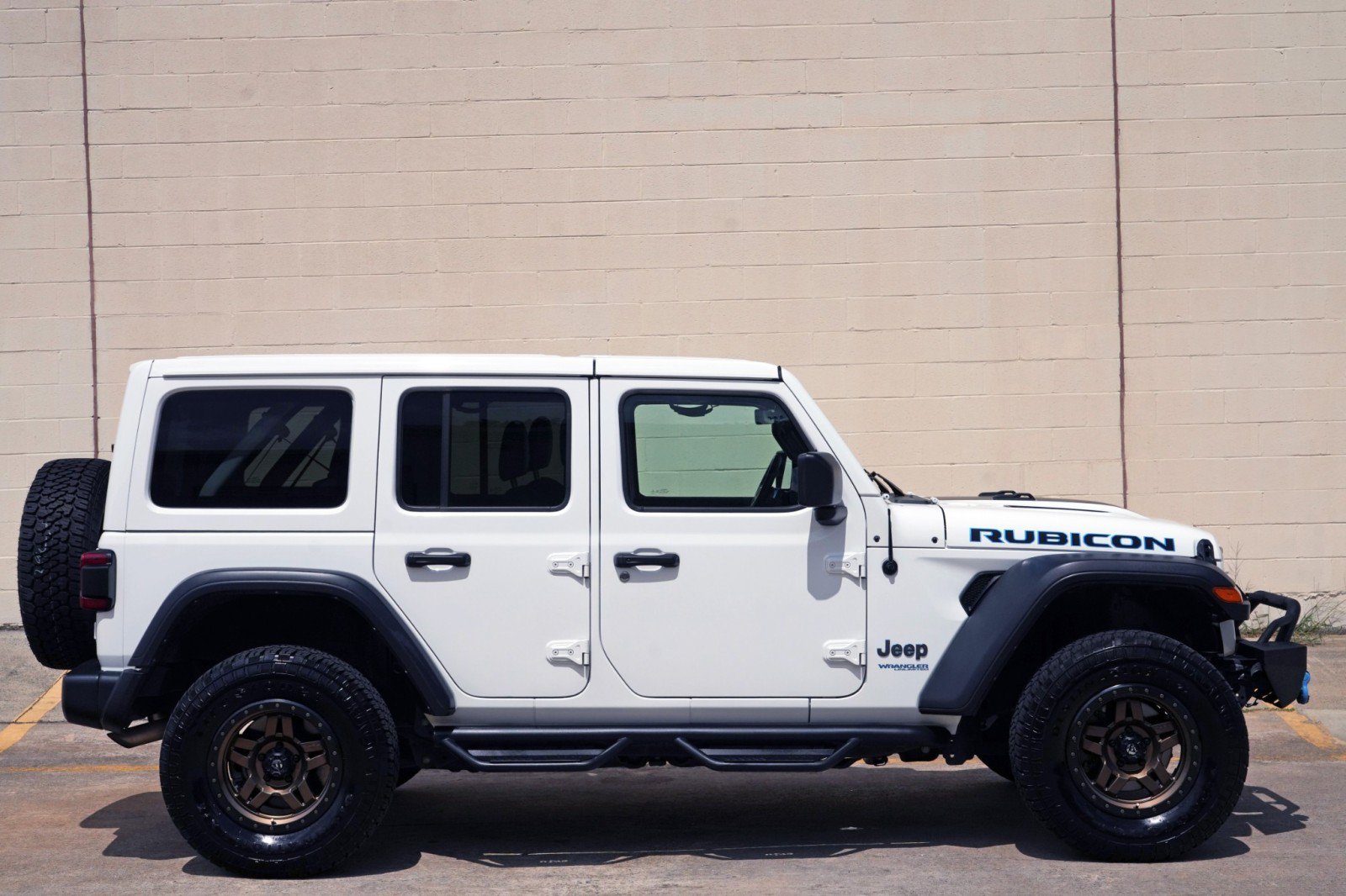 Used 2022 Jeep Wrangler Unlimited Rubicon 4xe w/ Cold Weather Group AWD/4WD image 57