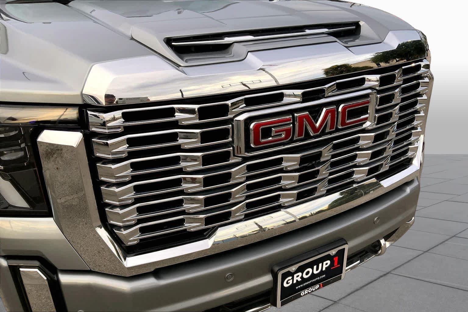 Used 2024 GMC Sierra 2500 Denali w/ Denali Reserve Package AWD/4WD image 30