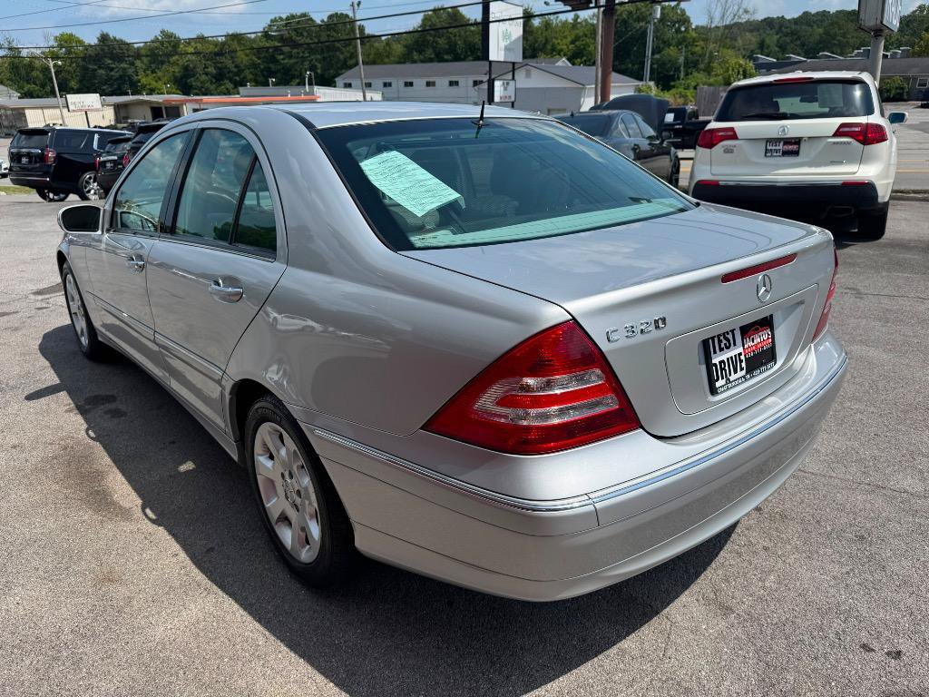 Used 2005 Mercedes-Benz C 320 Sedan image 7