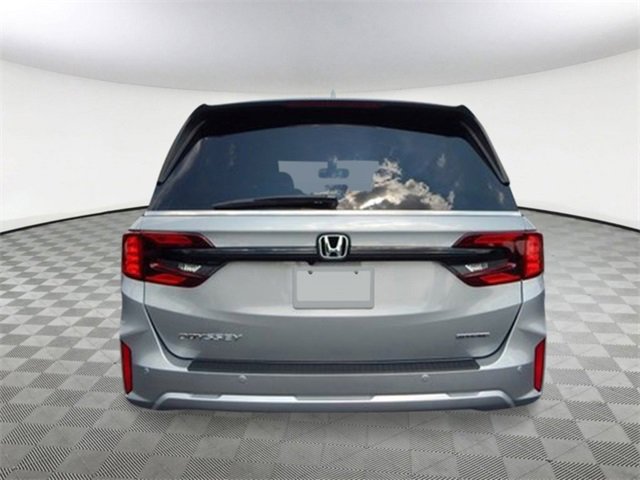 New 2026 Honda Odyssey Touring image 4