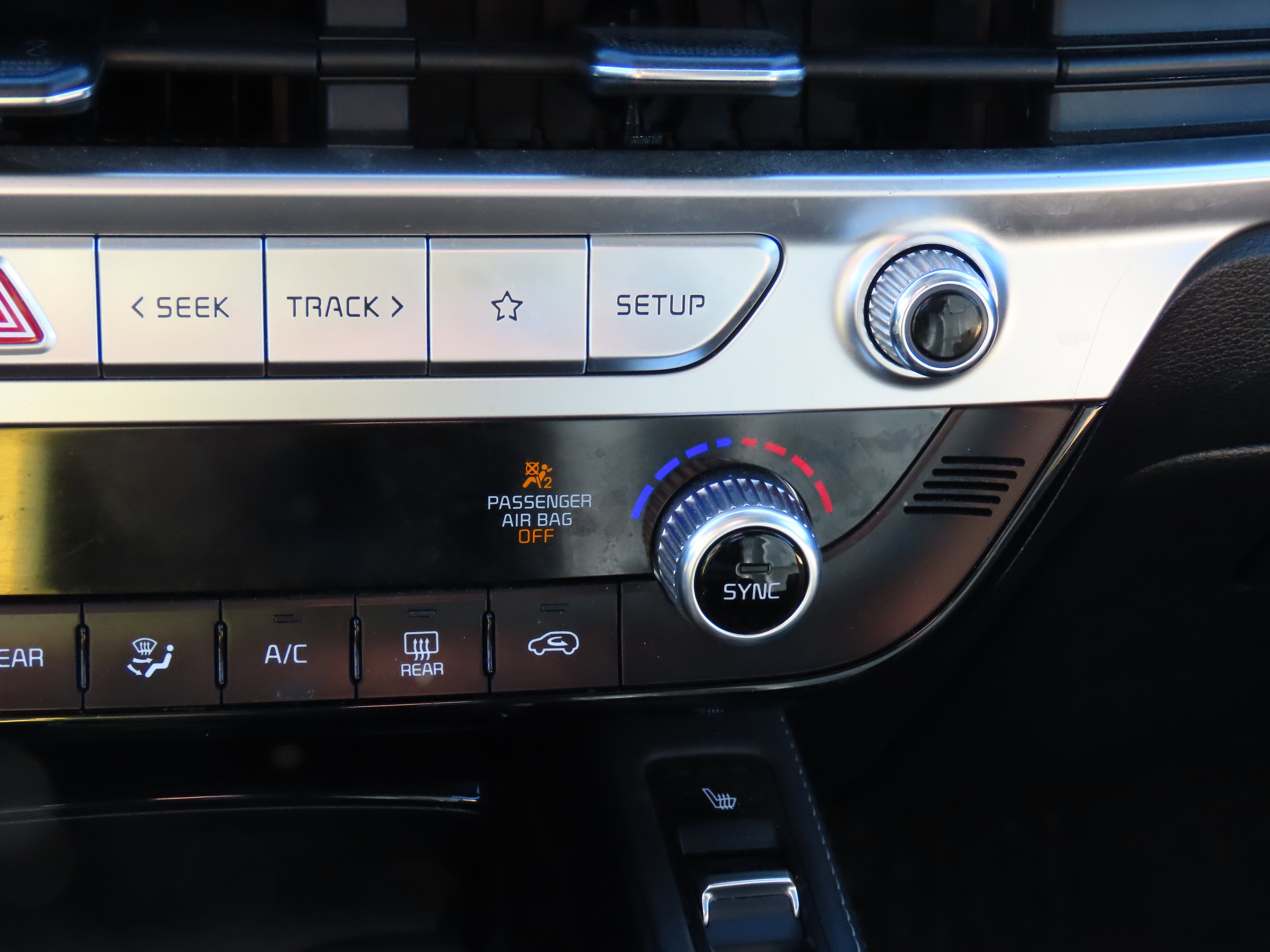 Used 2023 Kia Telluride EX w/ EX Captain's Chair Package image 26